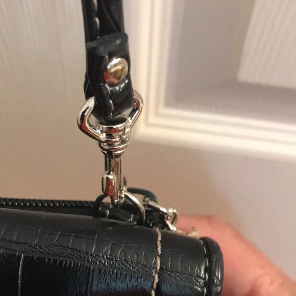 Kathy Van Zeeland Wallet purse - Picture 3 of 9